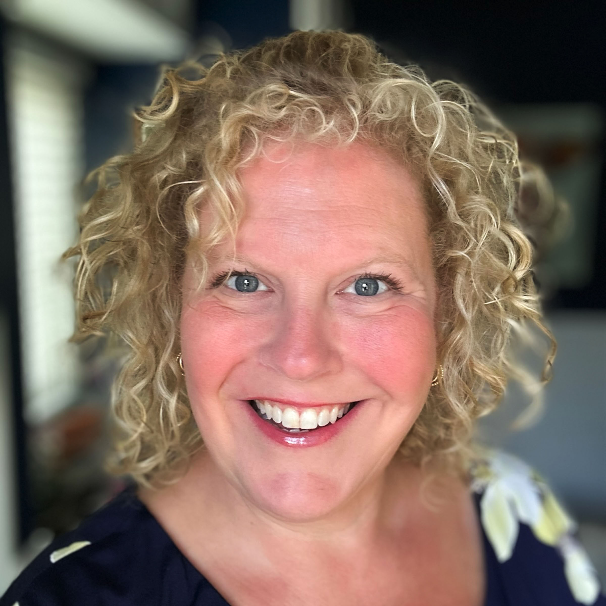 Renee Riley Headshot